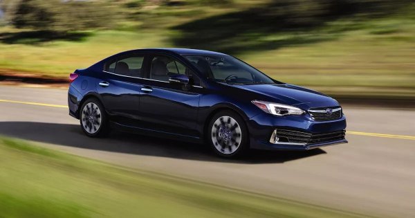 Естествено, японската компания предлага Impreza и в България. Но тя няма нищо общо с онази, която могат да си купят гражданите на САЩ и Канада. Отвъд океана базовата Impreza е с двулитров бензинов боксер със 155 коня - не твърде динамичен, но не и прекалено муден. Цената на автомобила с него започва от 19 720 долара - малко над 32 000 лева. 
