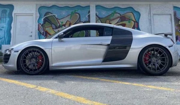 Ван Хален си купи по-цивилизованата версия на R8, но когато го стори, от компанията го поканиха да пробва и V10 варианта на пистата "Сонома". По пътя за там китаристът преживя най-паметния си миг на пътя, по собственото му признание. "Карахме с колата на жена ми, Mercedes-Benz ML63 AMG, и ме спря пътен патрул за превишена скорост - 95 мили при ограничение 60. Притесних се, разликата беше голяма. Но после се обадиха от офиса да ми кажат, че шефът на полицейското управление анулирал глобата. Капитанът даже изпратил писмо, в което пише "Не можеш да глобяваш за скорост Еди Ван Хален"". 
