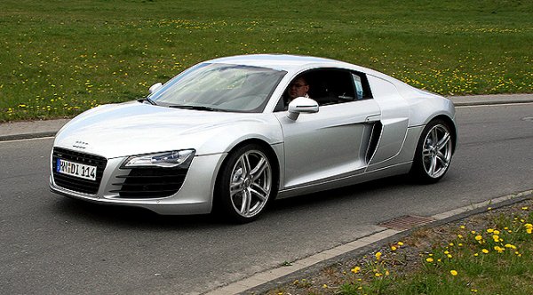 В резултат на споменатия тест на "Сонома" Еди си купи и по-мощния вариант на R8. И двете му аудита бяха впоследствие доработени с добавен компресор и специален ауспух. 
