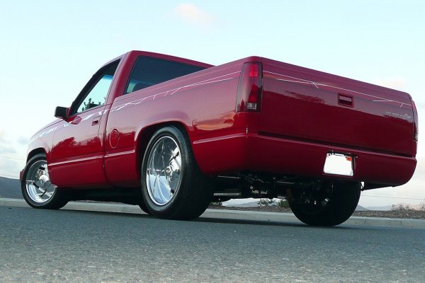 Още една доработка, дело на прочутото ателие Hot Rods by Boyd по проект на Чип Фууз. Дизайнът е вдъхновен от китарата на Еди. 
