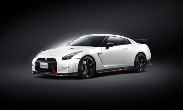  Nissan GT-R Nismo