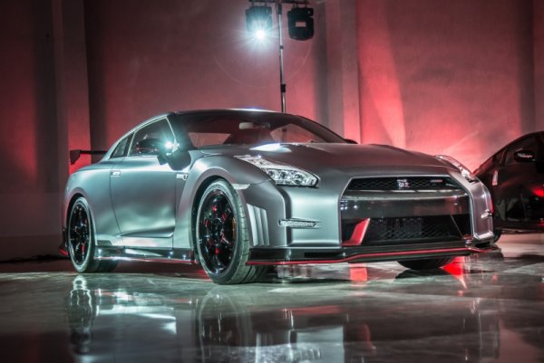 Три Nismo модела при премиерата им в България - Nissan GT-R Nismo, Nissan Juke Nismo RS и Nissan 370Z Nismo.  