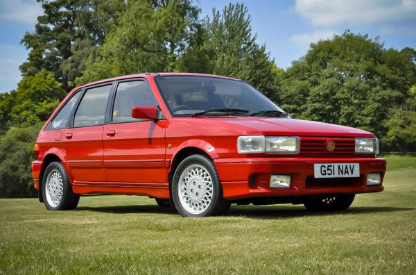 Версията Turbo на британската спортна марка MG е отговорът на набиращите популярност през втората половина на 80-години хот-хечове с двигатели с 16 клапана. Моделът е показан на автосалона в Бирмингам през 1988 година, като прави отлично впечатление на медиите, експертите и публиката.

Под каросерията на познатия Austin е поставен 2,0-литров бензинов турбомотор с 4 цилиндъра, развиващ мощност от 152 к.с. и 229 Нм, съчетан с 5-степенна механична скороста кутия и окачване от седана MG Montego Turbo. В крайна сметка се появява един от най-бързите автомобили на MG в този момент, който ускорява от 0 до 100 км/ч за 6,7 секунди и развива максимална скорост от 212 км/ч.