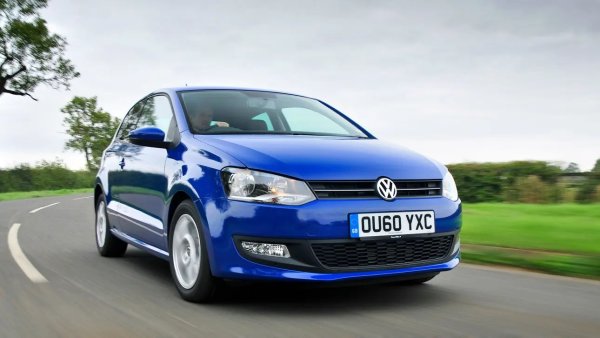 На Острова Polo е предпочитаният автомобил от младите шофьори. В България също си остава доста популярен, но вече е във втората десетка при употребяваните.
