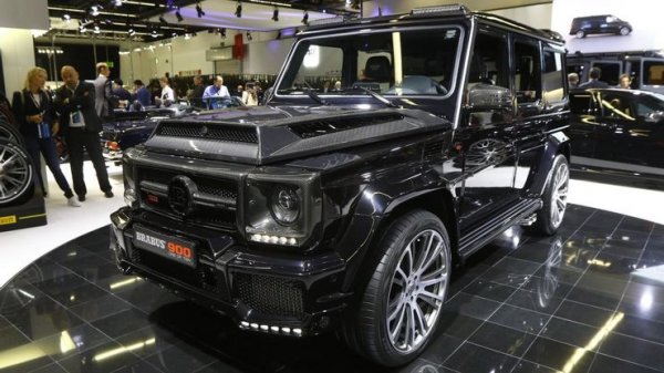 Моделът е базиран на могъщия Mercedes AMG G65. Той е сред най-мощните оф-роуд машини в света, с постигнатите над 600 конски сили от 6-литровия V12 двигател под капака. От Brabus увеличават "табуна" до цели 900 кончета (и обема до 6,3 литра), като се заиграват сериозно с почти всичко по машината.
