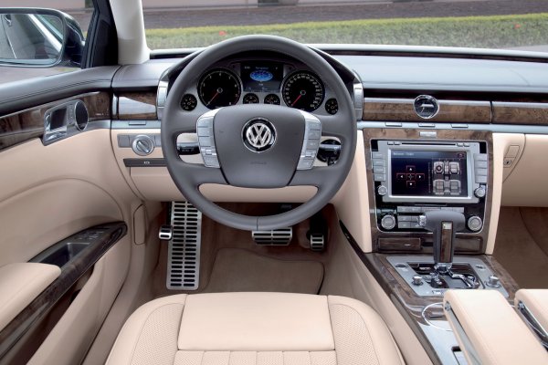 VW Phaeton 2011