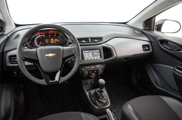 Joy също е достъпен и като седан и това е един от малкото случаи, в които седанът изглежда по-добре от хечбека. Двигателят е само един – 1,0-литров със 78 или 80 к.с. в зависимост от горивото (бензин или бензин с етанол). Скоростната кутия е 6-степенна механична.  Цените на Joy започват от 9000 евро, което не е малко