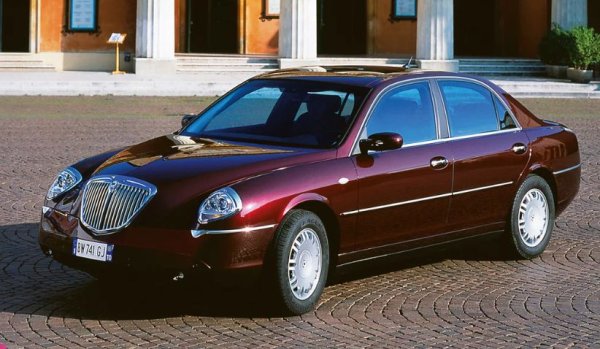 Петстепенната Aisin-Warner AW55-50SN от модела от 1999 скъса нервите на много собственици на Volvo XC90 от първо поколение. Въпреки, че алтернативата под формата на четиристепенна автоматична скоростна кутия от GM беше още по-лоша. Свръхкомпактното за времето си устройство на Aisin работеше на границата на възможностите си и често прегряваше. Поради повреда на хидравличния агрегат, агрегатите бяха изпратени за гаранционен ремонт само след 30 000 километра. 