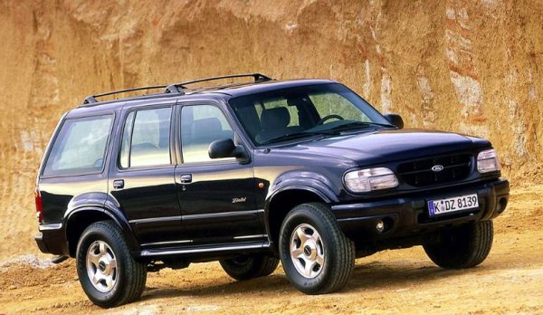 Знаете ли какво е общото между петия Ford Mustang и Jaguar S-Type? И двата бяха оборудвани с автоматична скоростна кутия Ford 5R55E. Както и редица други модели, произведени от марки, собственост на Ford. Съответно проблемите на собствениците на такива автомобили са подобни. 

Скоростната кутия е създадена на базата на много успешна 4-степенна автоматична скоростна кутия, но конструкцията се оказа по-груба. Спирачните ленти често се късаха, слабата маслена помпа не работеше, а сътресенията при смяна на предавките поради проблеми с хидравличния агрегат се появиха дори преди 100 000 км. 