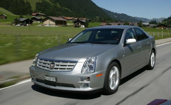 Съединителят или лагерите често се повреждат малко след това, а маслената помпа е слаба и структурно сложна. Не обича мръсното масло и по-важното - високите обороти. Соленоидите се износват бързо, изисквайки подмяна на приблизително 180 000 км. 

Скоростната кутия страда особено при активно шофиране, прегряване и нередовна смяна на маслото. В този случай не налага да чакате дълго за мащабни и скъпи ремонти.