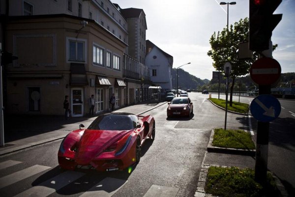 Fahrradi Farfall FFX - реплика на Ferrari FXX, която се задвижва с въртене на педали 