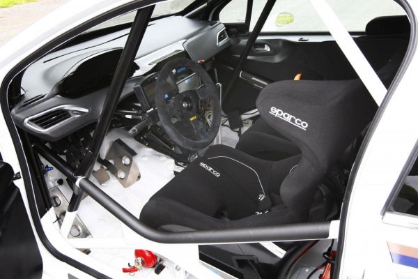 Peugeot 208 R2 Rally Car