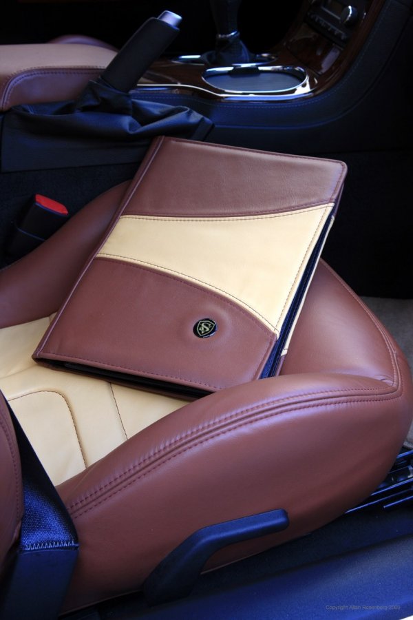 SV 9 Competizione - Италианско-американска кола, базирана на Corvette C6 LS3