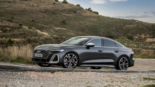 Новото Audi A5 на практика обедини няколко модела в един, превръщайки се в универсален представител на своя клас. Версията e-Hybrid с пробег до 108 км на ток е особено интересна за тези, които искат да намалят разходите, без да преминават изцяло на електричество.

Качественият интериор, отличната позиция на седене и традиционно силният имидж на Audi го правят един от най-добрите универсални бизнес автомобили.
