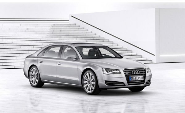 Audi A8L - Най-добрите 10 за 2011 година, според Car and Driver (цена над $80.000)