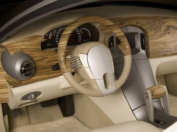 Impression е опитът на възродената компания да предложи свръхлуксозен автомобил в стила на 40-те и 50-те години. Диплянките на фирмата го сравняват с Bugatti 57 Atlantic, макар да не сме сигурни, че ние откриваме такава прилика.
Иначе в технологично отношение колата е последен писък, с прозрачен покрив, който шофьорът може да затъмнява в каквато си поиска степен. Битурбо моторът дава 612 конски сили, а цялото купе е изработено от въглероден композит за намаляване на теглото.
