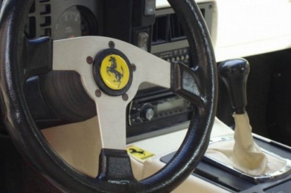 Pontiac Fiero във Ferrari 335