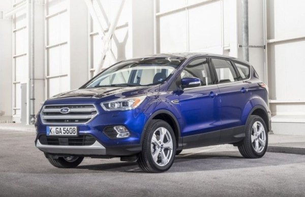 Попадането на този кросоувър в списъка може да изненада мнозина, но в случая става въпрос за версията с 2,5-литров атмосферен двигател Duratec HE с мощност 150 к.с. с. Този агрегат се предлага само на някои пазари, като е съчетан с автоматична 6-степенна скоростна кутия 6F35, разработена съвместно от Ford и GM. 