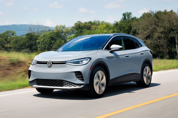 Ог Volkswagen посочват, че ID.4 при 5% оставаща батерия ще достигне 80% заряд за 38 минути на станция за бързо зареждане с постоянен ток (DC). В някои държави купувачите на ID.4 получават достъп до безплатно зареждане до станции на компании, с които Volkswagen работи.