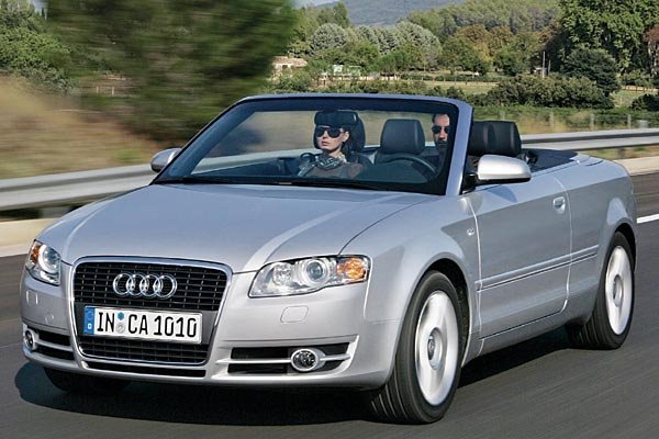 Audi A4, бензин и дизел, 140-420 к.с. на цени от около 34 000 евро 