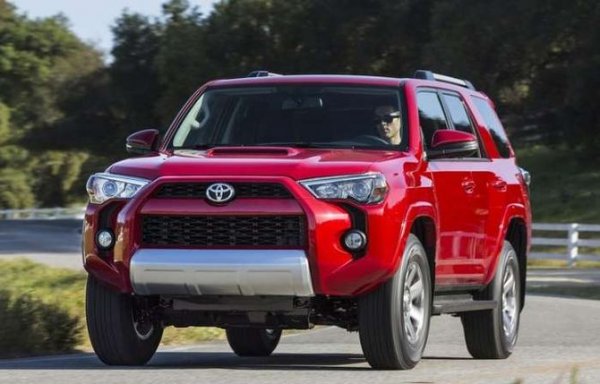 Всъдеходът Toyota 4Runner вече е доста остарял модел, но благодарение на своята надеждност и много опции за "ъпгрейд", моделът дълго време не сменя гаража си.