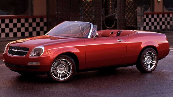 Дори и в САЩ в края на 90-те години на миналия век и началото на настоящия имаше голяма вълна с желание за възраждане на култови модели от миналото. Дузини концепции красяха изложенията в Детройт, Ню Йорк и Чикаго, с красиви обещания за величествени завръщания. Сред тях бе и прототипът Bel Air от 2002 година, който бе успешна реинтерпретация на популярния модел от 1950-те и 1960-те. Прототипът бе в доста завършен вид, с експериментален двигател и серийна платформа на General Motors, но компанията все пак реши да не го пуска на поточната линия.