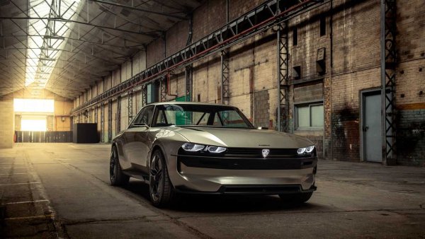 Всъщност, надяваме се тази кауза все още да не е изгубена. Представен през 2018 година, електрическият прототип отдаде почит на Peugeot 504 Coupé по повод 50-тата му годишнина. Появата на концепцията вдигна толкова голям шум, че бе организирана онлайн петиция за производството му в серия. Мениджмънта на бившите PSA (сега Stellantis) дори обещаха, че ще вземат нещата присърце, ако инициативата събере половин милион подписа. До момента са малко над 60 000...