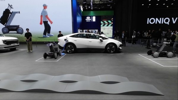 Новият дизайнерски език на Hyundai, представен с Ioniq V