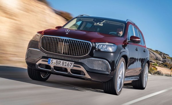 Ето автомобил за онези, които смятат, че с "обикновен" луксозен SUV твърде биха се сливали с тълпата. Mercedes-Maybach GLS600 предлага два реда седалки с отопление, вентилация и масаж, тапицирани с най-фината напа. Кожата е и по вратите и таблото, в компанията на благородна дървесина. Мощността също съответства на желанието да изпъкваш: тук снабденият с туин турбо V8 дава 570 коня. Не се предлага трети ред седалки, но пък вторият дава безброй възможности за настройки, и охладител за шампанско в добавка. 
Базова цена: $161 550
Товарен обем: 540 литра
