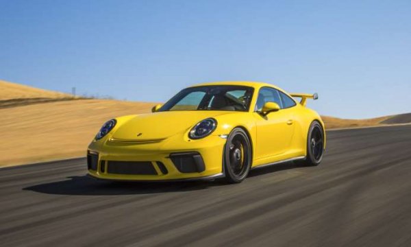 За втори път през последните три години Porsche 911 печели титлата за най-надежден автомобил като цяло. Най-емблематичният спортен автомобил в света достигна края на седмото си поколение (991) именно през 2018 година, след като няколко години по-рано премина към мотори с турбокомпресор.

Базовото 911 Carrera разчита на 3,0-литров мотор с 370 к.с., а през 2018 година излезе топ-версията 911 GT3, което получи мотор с 500 к.с., който може да е съчетае с мехиначна скоростна кутия. 

