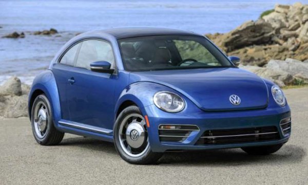 Volkswagen проектира съвременния VW Beetle като модерна интерпретация на най-емблематичния модел в историята си. Новият Beetle се присъедини към гамата на марката през 1998 година., а кабриолетът излезе 5 години след това. 

През 2017 година моделът претърпя фейслифт, като получи по-агресивен дизайн. Година по-късно Volkswagen предложи нов 2,0-литров турбомотор със 180 к.с.
