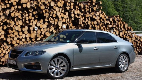 Провалът на 9-5 беше заложен доста преди появата на третото поколение на модела. Заради кризата от 2008 GM побърза да се отърве от шведската марка и я продаде на Spyker през 2010, точно когато дебютира 9-5. В Spyker обаче не можеха да осигурят финансиране, необходимо на масов производител и марката, заедно с 9-5 изчезнаха.