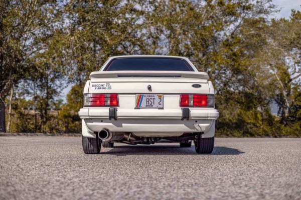 Вижте още снимки на обявения за продан Ford Escort RS Turbo от 1986
&emsp;
