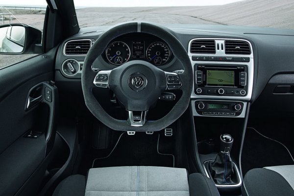 Шосейната версия на Volkswagen Polo R WRC