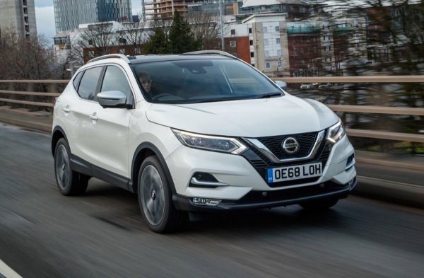 Над 44% спад на годишна база за Nissan, повлиян вероятно от факта, че продажбите у нас на тази марка са зависими и от други пазари. Въпреки това до октомври Qashqai уверено държеше първата позиция като най-продаван модел у нас, и я отстъпи едва в последните два месеца на годината. 
НАЙ-ПРОДАВАН МОДЕЛ: Qashqai - 1408
Други основни модели: X-Trail - 140, Juke - 124, Micra - 42, Navara - 31, Leaf - 12, GT-R - 4.
