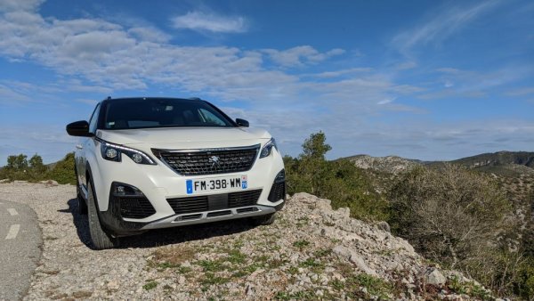 Спадът при Peugeot e 32%, малко под средното за пазара. Френската марка е сред лидерите по регистрации с категория N1 - 506 автомобила. 
НАЙ-ПРОДАВАН МОДЕЛ: Peugeot 3008 - 307
Други основни модели: Peugeot 308 - 269, Boxer - 281, Peugeot 2008 - 233, Peugeot 208 - 213, Rifter - 117, Partner - 116, Peugeot 301 - 105, Peugeot 5008 - 101, Peugeot 508 - 67, Peugeot 108 - 15.
