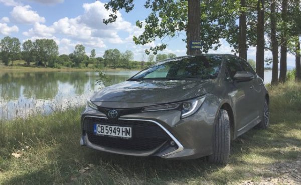 Близо 31% спад на годишна база за японския бранд. Почти една трета от всички сделки се падат на бестселъра Corolla, който замени Auris в гамата за Европа. 
НАЙ-ПРОДАВАН МОДЕЛ: Corolla - 809 автомобила
Други основни модели: Yaris - 453, CH-R - 357, RAV4 - 333, Hilux - 201, Aygo - 131, Camry 89, Land Cruiser - 79, ProAce - 47, Prius - 13.
