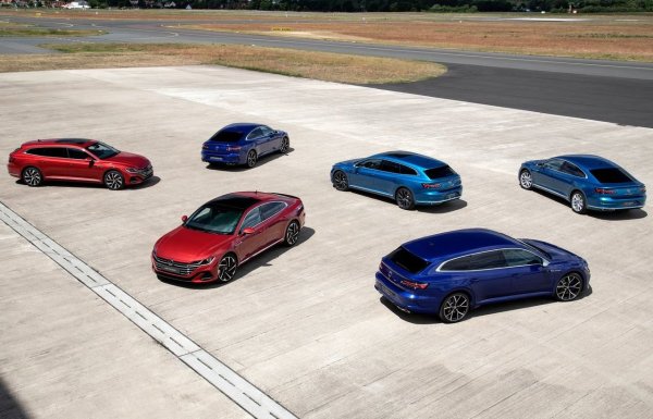 В популярните сайтове за обяви броят на офертите е над 700, от които огромното мнозинство са тези с класическия вариант (не Shooting Brake), въпреки че има и много от последните (почти 300). Двугодишните Arteon с 2.0 TSI двигател и задвижване 4Motion с 320 к.с. и нисък пробег, не надвишаващ 50 000 км, се оценяват на около 40 000 евро. 

С около 5000 евро по-малко излиза версията с дизелов двигател с 200 к.с. от същата година и с подобен пробег. Моделите от първите години на производство струват наполовина по-малко, но пробегът им рядко е по-малък от 200 000 км. За около 20 000 евро вече може да се открият екземпляри на 5 години.
