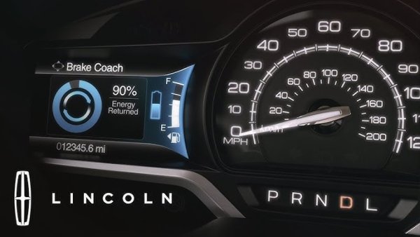 При хибридите и електромобилите, когато шофьорът натисне спирачките, колата улавя част от тази енергия и я използва за презареждане на батерията. Това е страхотен трик, който пести енергия. И тя може да се използва за увеличение на пробега в изцяло електрическип режим.
