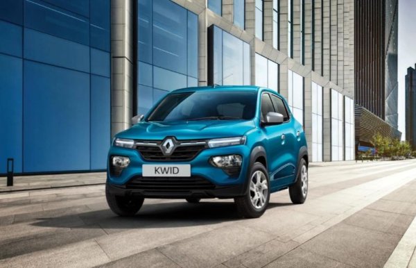 Алиансът Renault-Nissan-Mitsubishi, който включва също марките Dacia и Infiniti, е представен в днешната селекция от Renault с известния си Kwid (на снимката) с пет врати, който по време на дебюта си през 2015 г. на индийския пазар струва 257 000 рупии (2970 евро). Подобна атрактивна цена се постига благодарение на това, че при разработката на този модел е спестено от почти всичко. Първоначално колата ске предлагаше с минимален набор от оборудване - без въздушни възглавници, обтегачи на колани и ABS. Едва след неуспешните краш-тестове компанията беше принудена да укрепи каросерията и да увеличи списъка с опции.