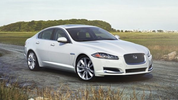 Британският седан може да се купи на старо за по-малко от 10 000 евро, което изглежда доста приемливо за луксозен бизнес-модел. Оборудването, качеството на салона и комфортът са от висока класа, но проблем се оказва бързо падащата цена, която отблъсква мнозина.

При сериозна експлоатация възникват проблеми с обслужването, което е освен, че е скъпо, изисква квалифицирана намеса, тоест автомобилът трябва да се ремонтира в специализиран сервиз. Повечето системи и агрегати са здрави, като изключим електрониката, която бързо излиза от строя.