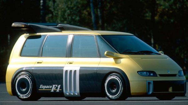 Искрено се надяваме, че на който и да му е хрумнала идеята за Renault Espace F1, живее охолен живот някъде зад гърба на огромен бонус за създаването на една от най-хубавите коли на всички времена. Защото този автомобил е точно такъв. Показан на автомобилното изложение в Париж през 1994 г., Espace F1 е уникално превозно средство, резултат от съвместен проект между Renault, Matra и Williams. 

Задният мост, скоростната кутия и 3,5-литровият V10 двигател с атмосферно пълнене от Williams FW14 от 1992 г. са свързани към специално изработена предна ос, върху която е изградено широко, извито карбоново тяло. 

Вътре има места за четирима души в седалки от въглеродни влакна, а между двете най-задни места се намират откритите всмукателни тръби. Двигателят предлага мощност от 800 к.с., което гарантира максимално ускорение от 309 км/ч.