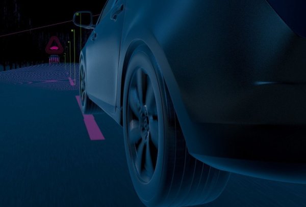 Шведският автомобил също беше оценен преди осем години, и всъщност стана най-безопасният автомобил за 2017 според Euro NCAP. Справи се много добре при странични удари и автоматично спиране, като показваше само леки слабости в защитата на гърдите на задния пътник при челен сблъсък с твърдата бариера и в защитата на пешеходци.

Шведският модел има много повече асистенти за шофиране от Q5, но адаптивният круиз-контрол (стандартен за Audi) беше включен в цената само в по-луксозния Ultimate (който също има мониторинг на мъртвите зони и система, която безопасно спира колата, ако водачът изгуби съзнание).
