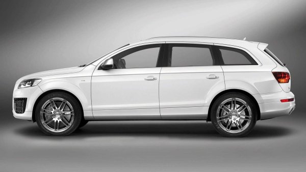 Как ви звучи -  6,0-литров V12 в SUV? Да, Audi Q7 V12 TDI quattro е най-мощният сериен дизелов автообил. Тежащият 2,6 тона гигант,, произвеждан между 2008 и 2012 г., доставя 500 к.с. и 1000 Нм въртящ момент на четирите колела. Ускорението от 0 до 100 км/&bdquo; става за 5,5 секунди, максималната скорост е 250 км/ч, а разходът на гориво &ndash; едва 9 л/100 км.