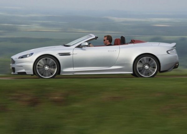 Aston Martin DBS Volante