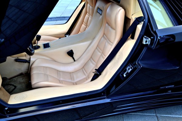 Lamborghini Countach 5000 QV 