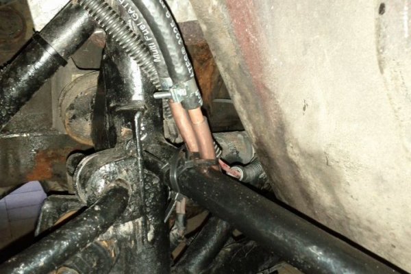 Най-различни недоглеждания при техническото обслужване могат да повишат риска от пожар: като се започне от незаключени фиксатори на горивните тръби, неправилно монтирана бензинова помпа, незатегнати съединения. И в това отношение, както впрочем и във всички останали, е важно да намерите сервиз, на който можете да се доверите. 
