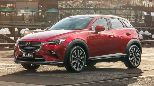 Mazda продължава да обновява своята гама, това означава, че остарелите продукти като CX-3 трябва постепенно да напуснат сцената. Появата на новата Mazda3 и на малкия кросоувър CX-30 просто не оставя място за CX-3, чиито продажби в последно време спадат.