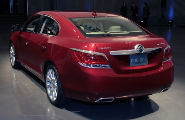 Кадри от премиерата на Buick LaCrosse в Детройт 
