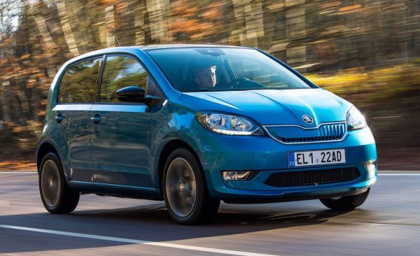 Малката, пъргава и евтина градска кола е един от най-съществените приноси на Европа към автомобилната индустрия. Но днес тази кола е на умиране, жертва на алчността на инвеститорите, които искат двуцифрена възвръщаемост от автомобилните компании. По тази причина Peugeot се изтегли от най-малкия сегмент. VW вероятно ще направи същото. Skoda Citigo и Seat Mii вече бяха спрени, а VW Up! най-вероятно ще ги последва. Електрическата му версия се радваше на огромно търсене, но VW спря да приема поръчки за нея на повечето пазари, вероятно за да пренасочи клиентите към ID.3 и бъдещите други чисто електрически модели. Жалко, защото Up! е една от последните наистина забавни малки коли.
